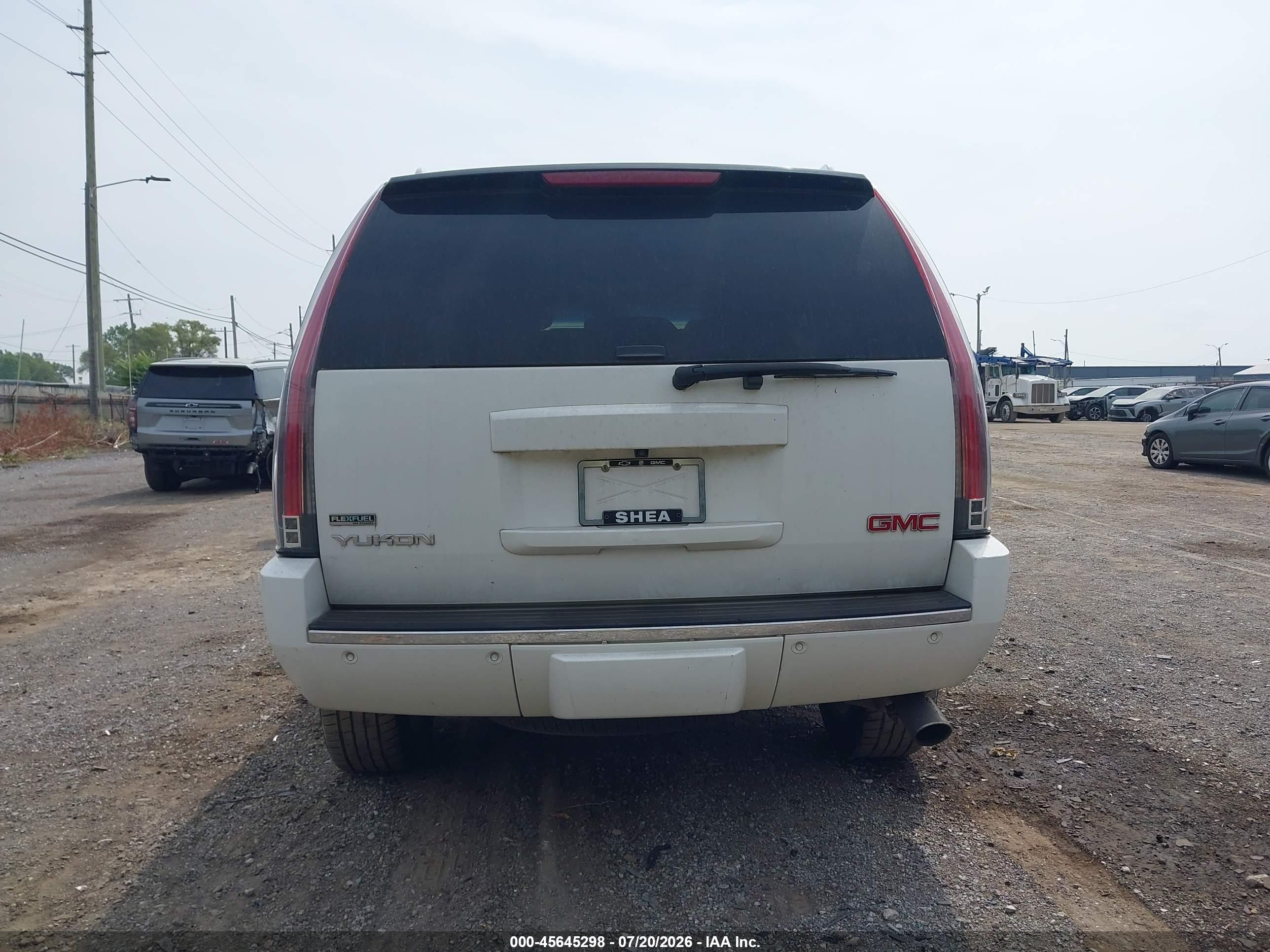 2011 Gmc Yukon Denali White vin: 1GKS2EEF7BR252215