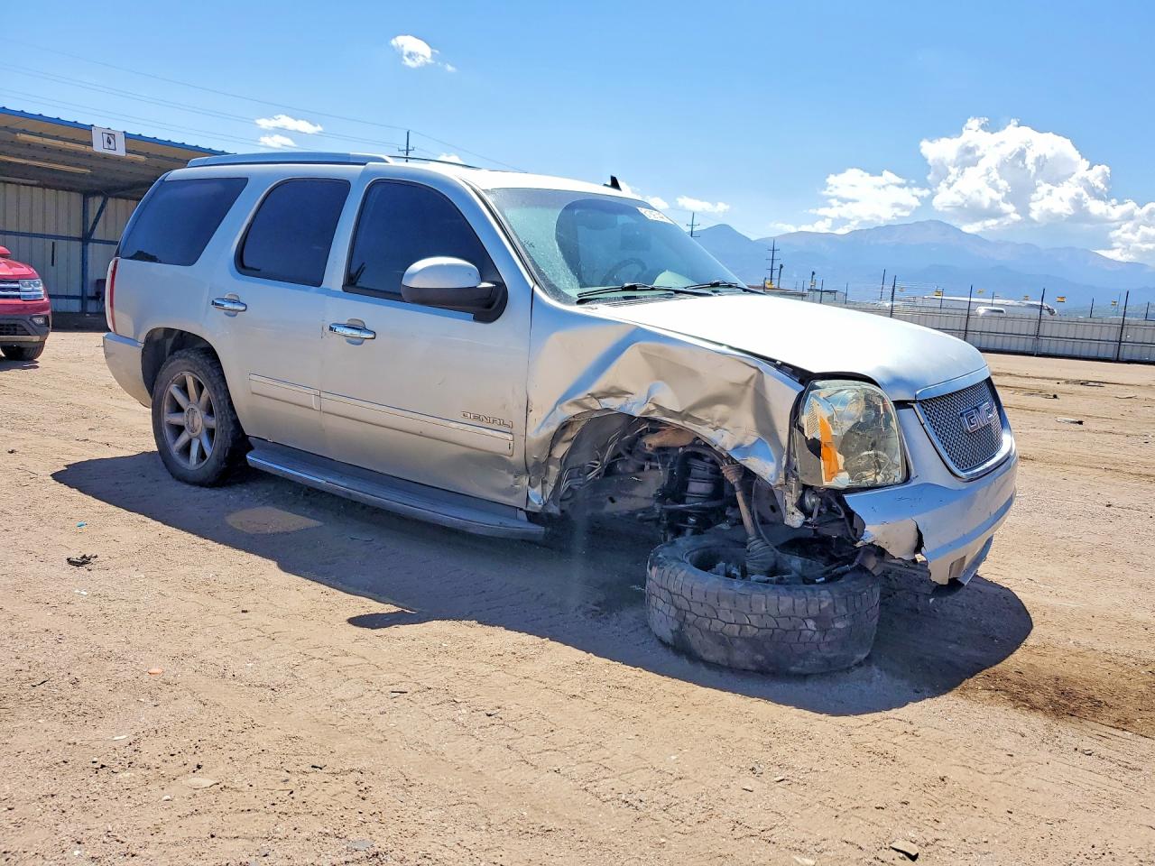2012 Gmc Yukon Denali Silver vin: 1GKS2EEF7CR133887