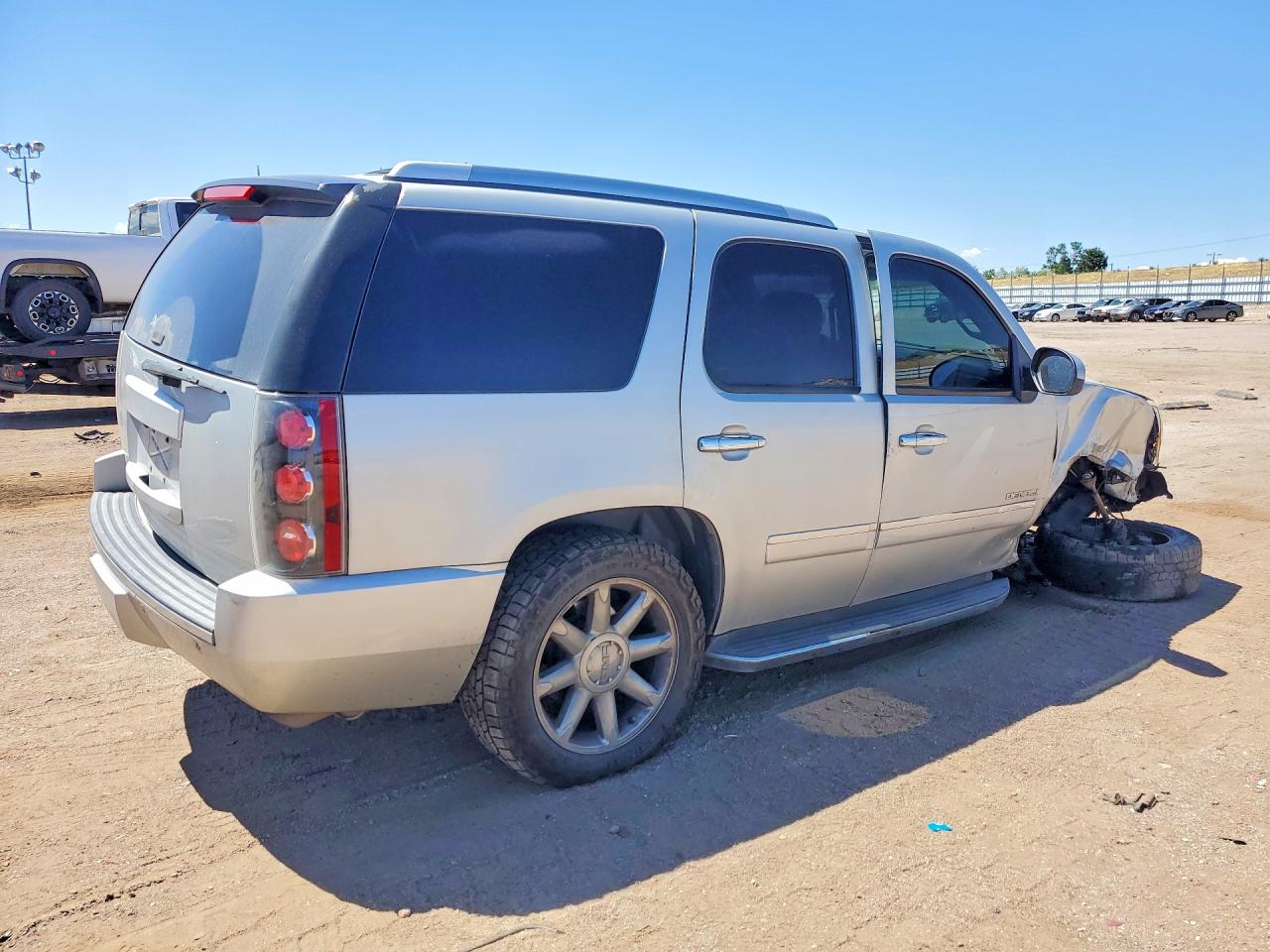 2012 Gmc Yukon Denali Silver vin: 1GKS2EEF7CR133887
