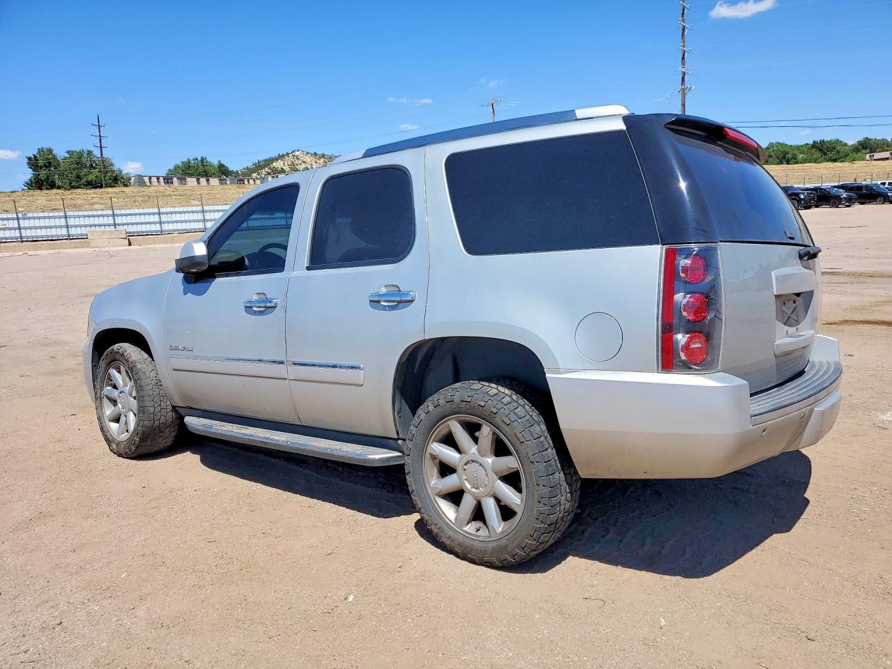 2012 Gmc Yukon Denali Silver vin: 1GKS2EEF7CR133887