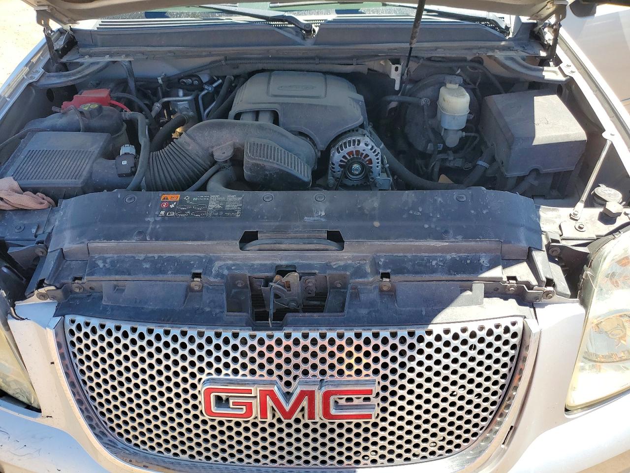 2012 Gmc Yukon Denali Silver vin: 1GKS2EEF7CR133887