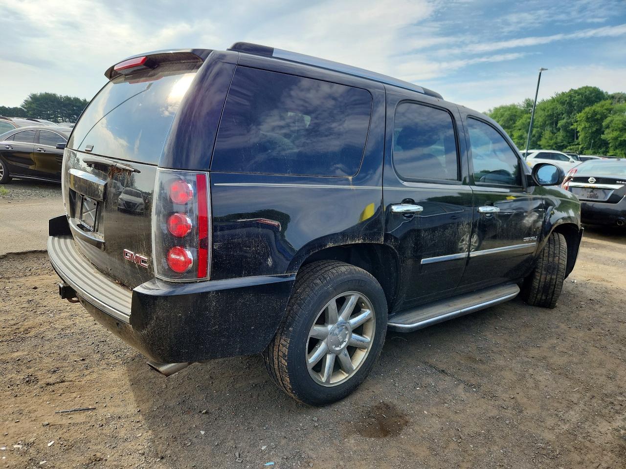 2012 Gmc Yukon Denali Black vin: 1GKS2EEF7CR297236