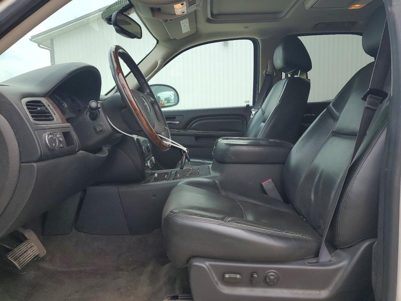 2013 Gmc Yukon Denali White vin: 1GKS2EEF7DR303196