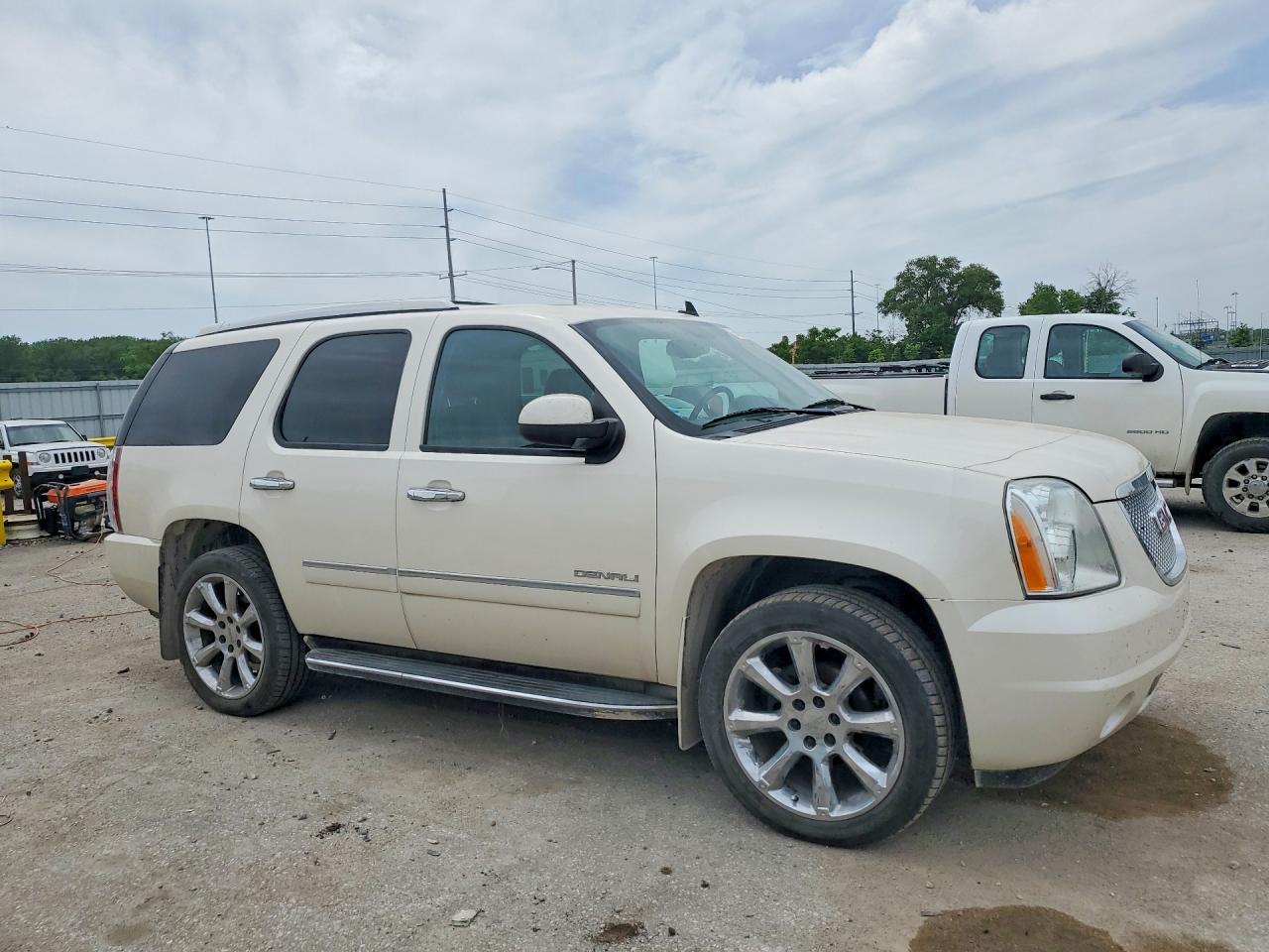 2013 Gmc Yukon Denali White vin: 1GKS2EEF7DR303196