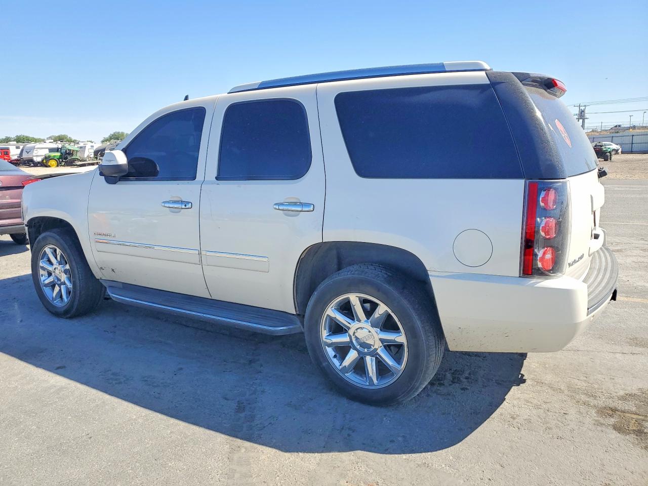 2013 Gmc Yukon Denali White vin: 1GKS2EEF7DR309421