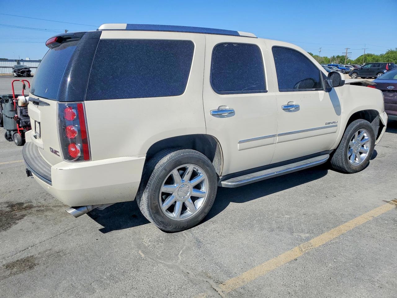 2013 Gmc Yukon Denali White vin: 1GKS2EEF7DR309421