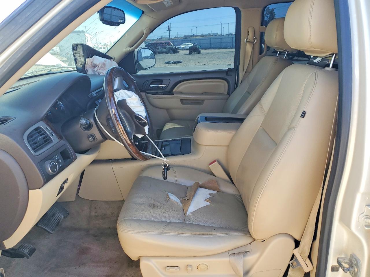 2013 Gmc Yukon Denali White vin: 1GKS2EEF7DR309421