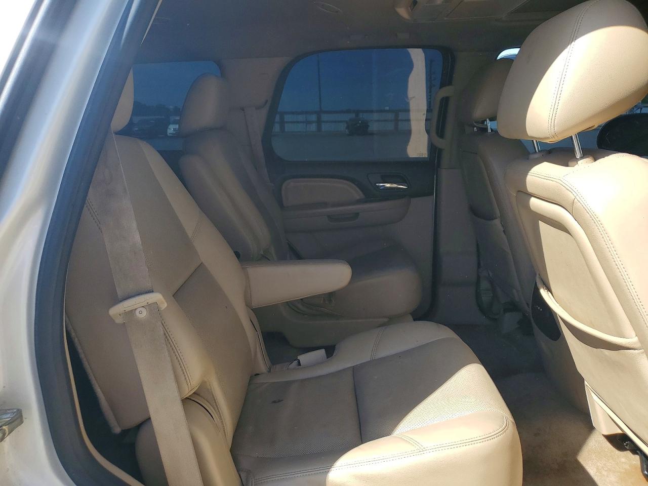 2013 Gmc Yukon Denali White vin: 1GKS2EEF7DR309421