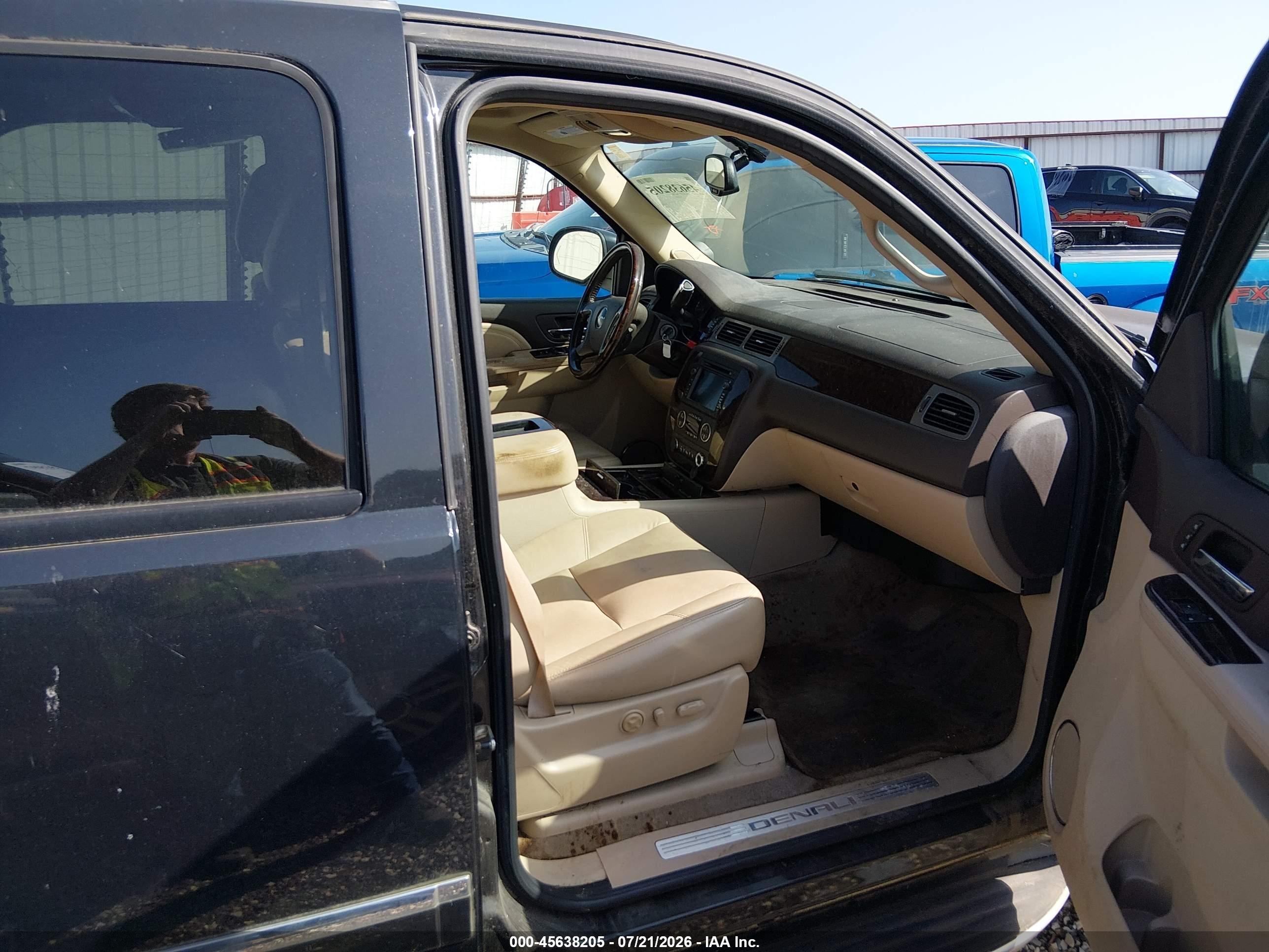 2011 Gmc Yukon Denali Black vin: 1GKS2EEF8BR114389