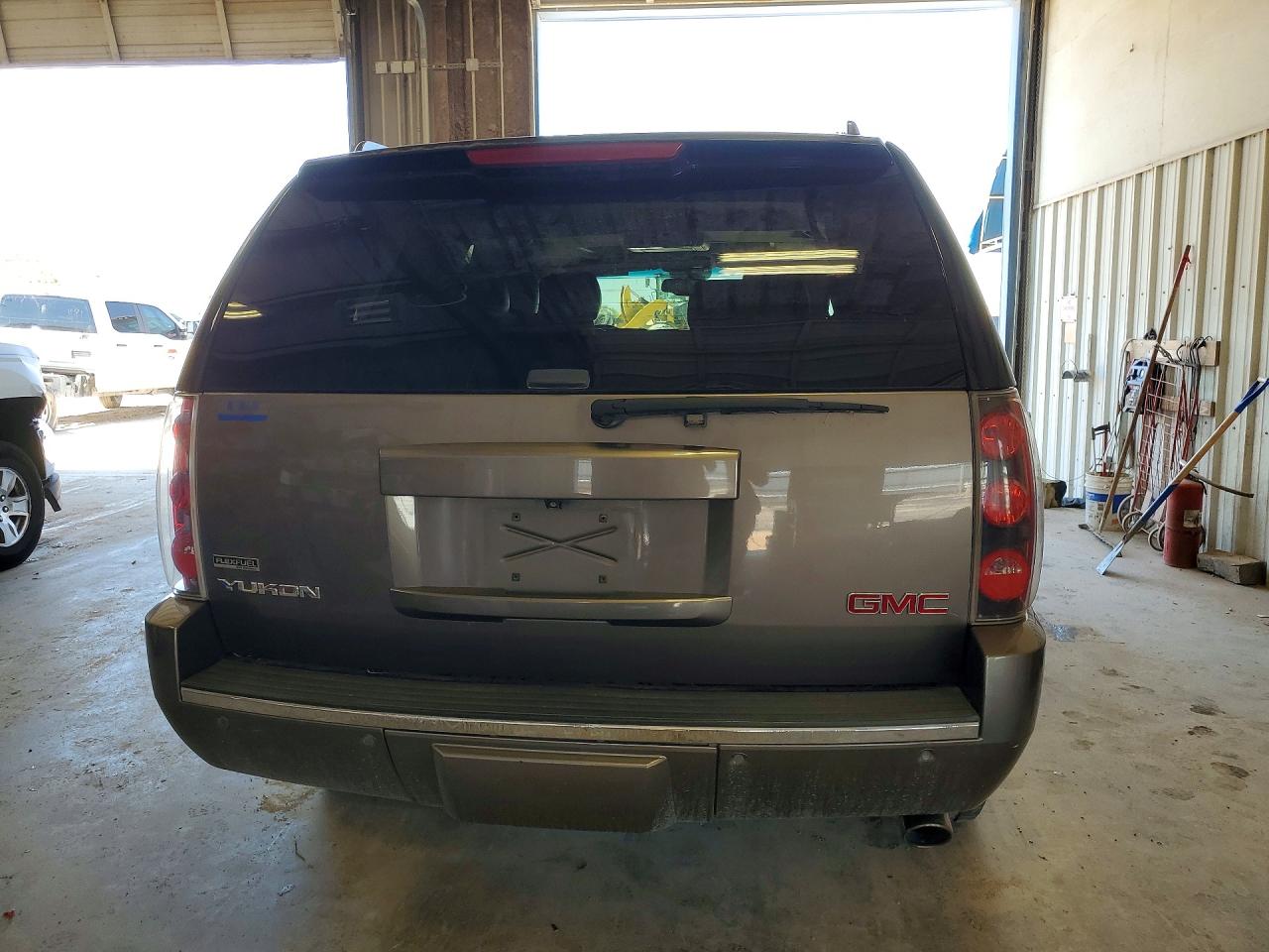 2011 Gmc Yukon Denali Gray vin: 1GKS2EEF8BR198388