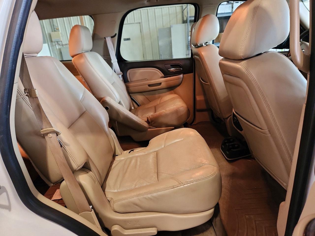 2011 Gmc Yukon Denali White vin: 1GKS2EEF8BR247749