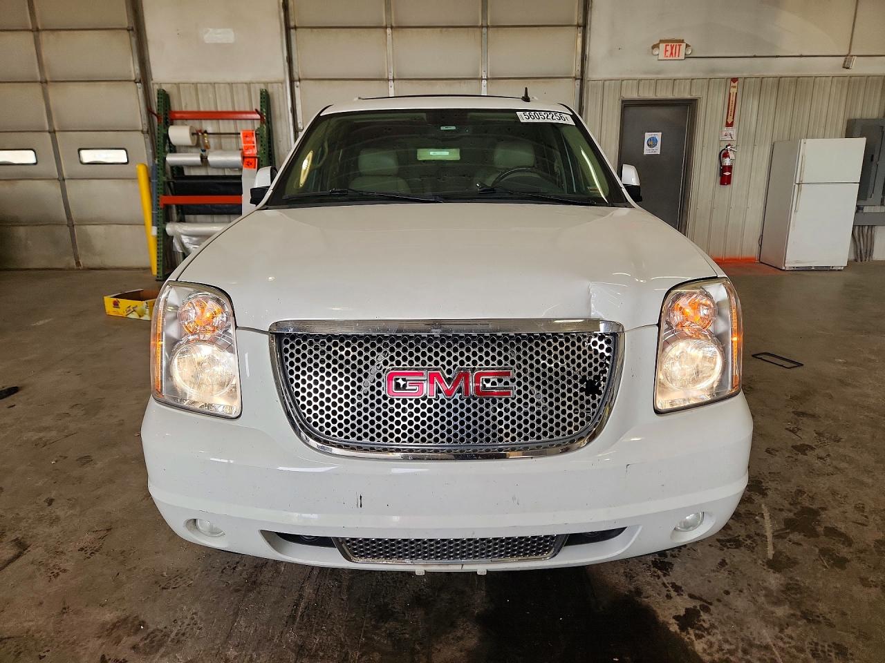 2011 Gmc Yukon Denali White vin: 1GKS2EEF8BR247749