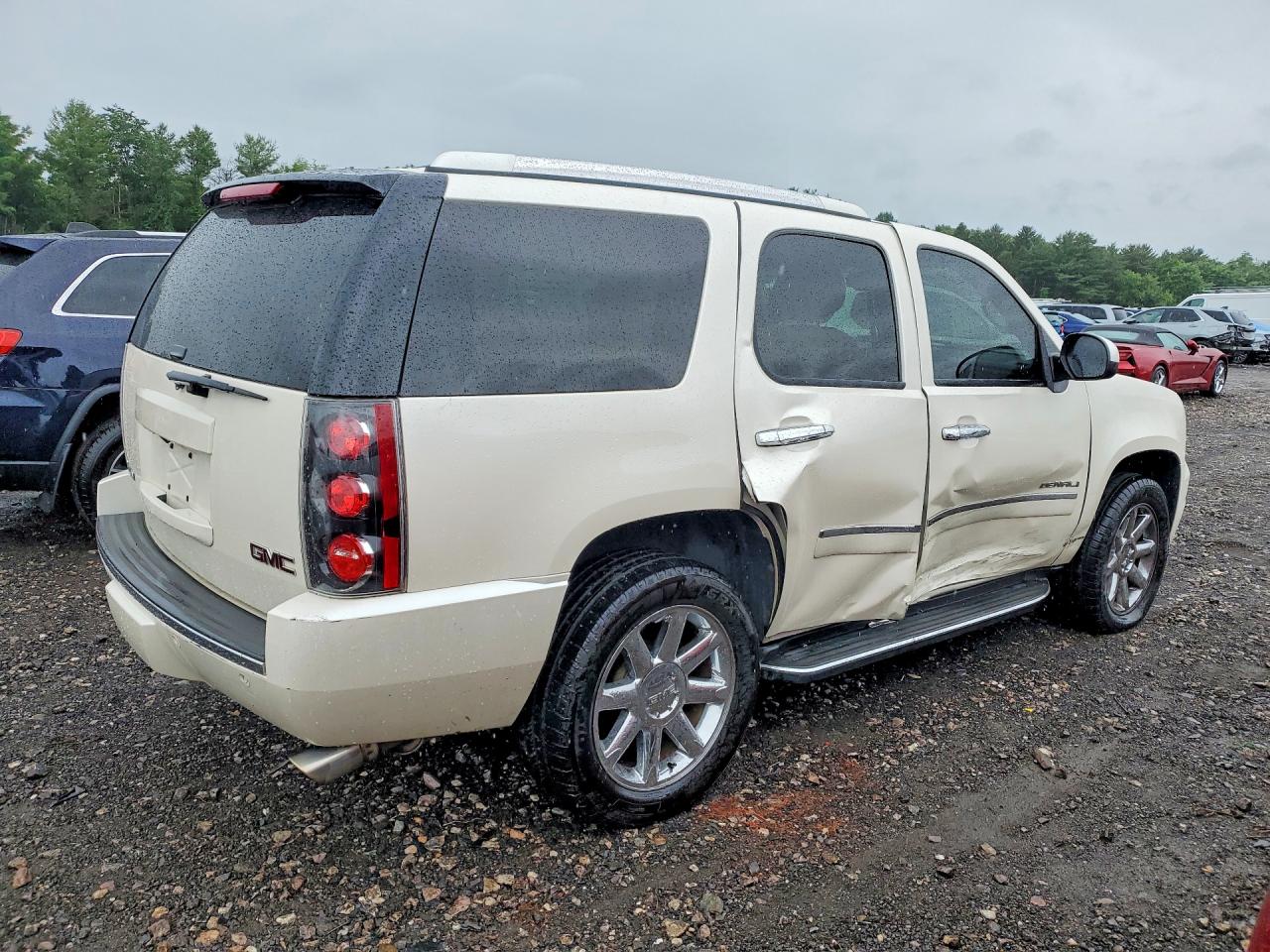 2013 Gmc Yukon Denali White vin: 1GKS2EEF8DR266756