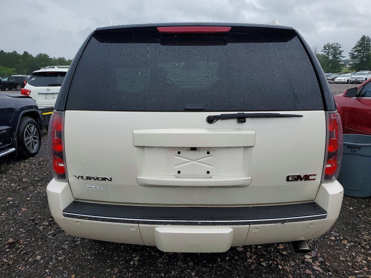 2013 Gmc Yukon Denali White vin: 1GKS2EEF8DR266756