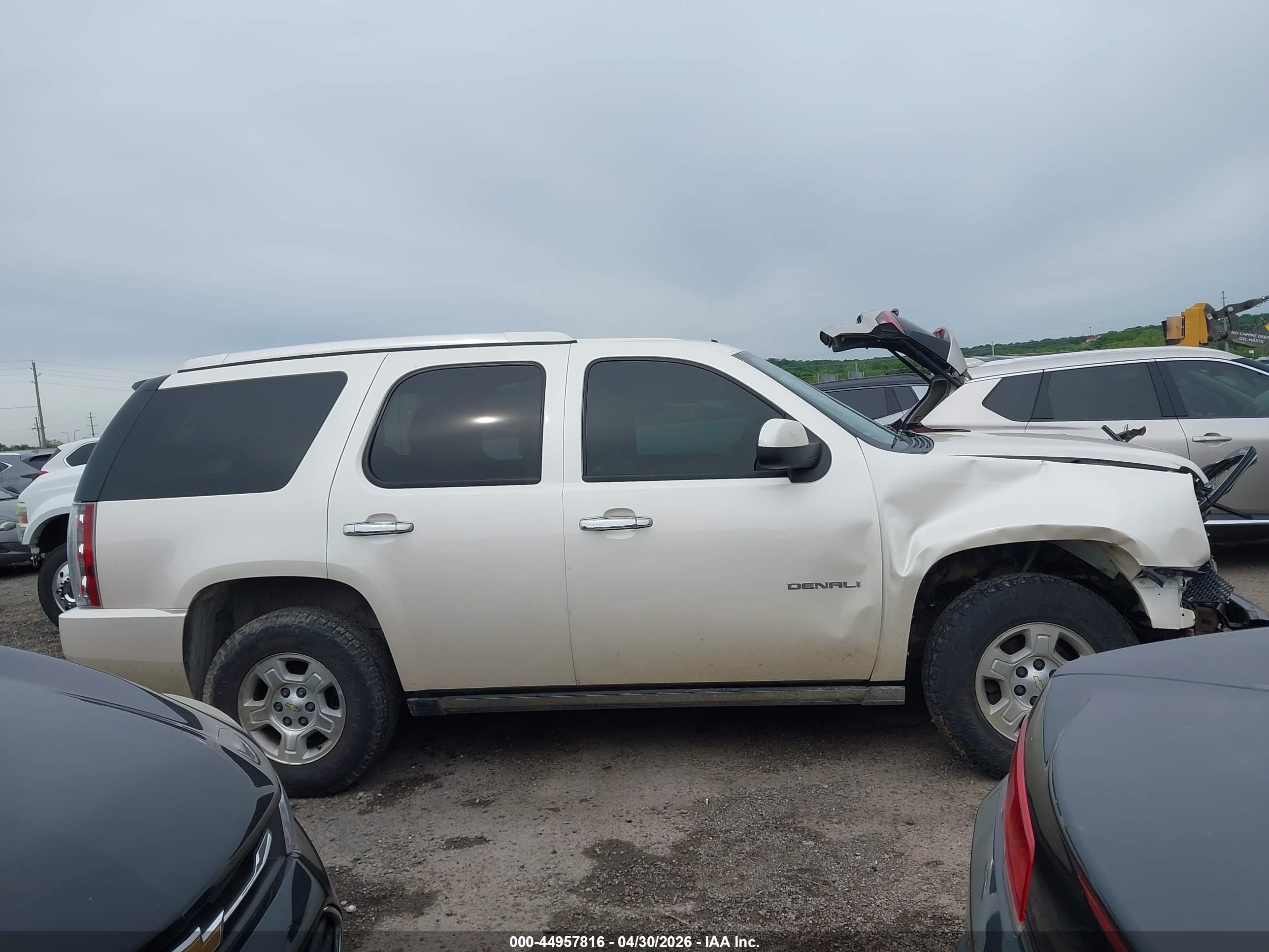 2013 Gmc Yukon Denali Cream vin: 1GKS2EEF8DR286201