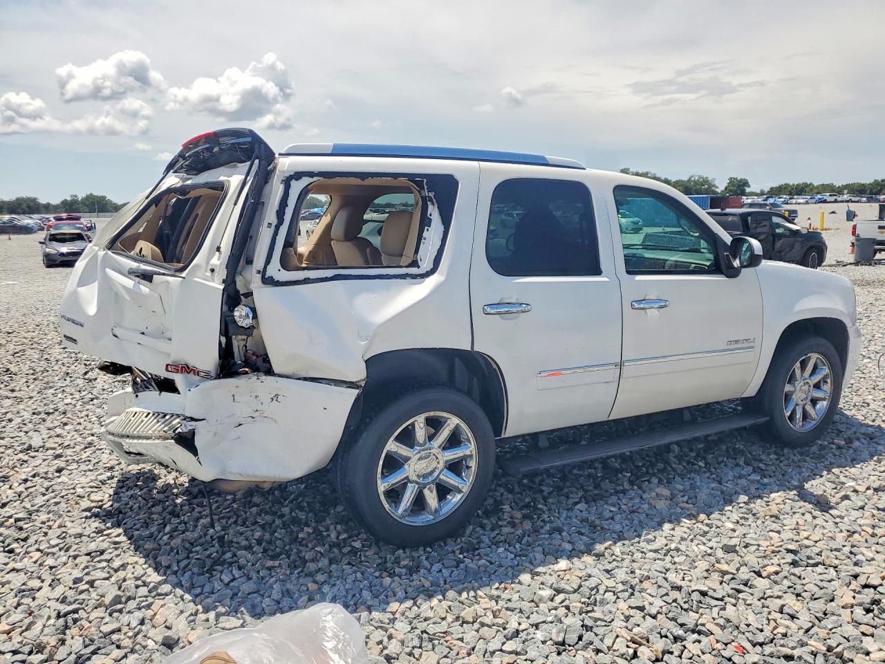 2013 Gmc Yukon Denali Белый vin: 1GKS2EEF8DR326034