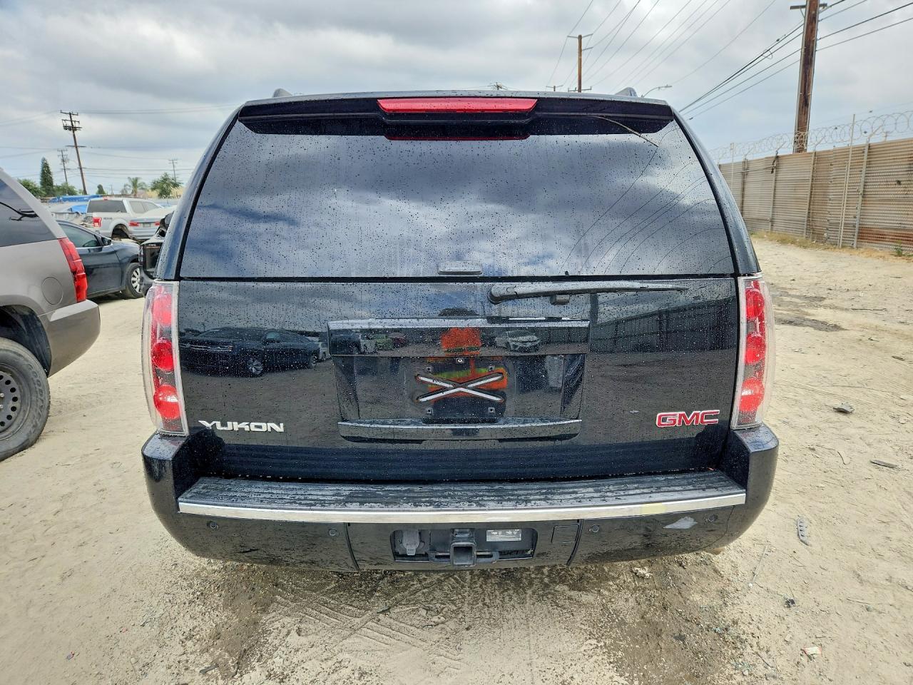 2014 Gmc Yukon Denali Black vin: 1GKS2EEF8ER104773