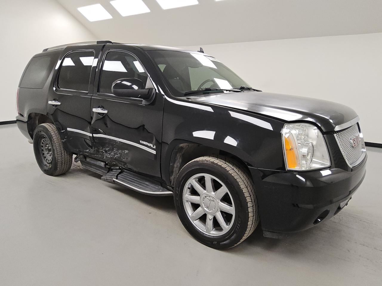2014 Gmc Yukon Denali Black vin: 1GKS2EEF8ER181448 Damage: Right -B- Pillar, Kinked, 11 To 12 Inches