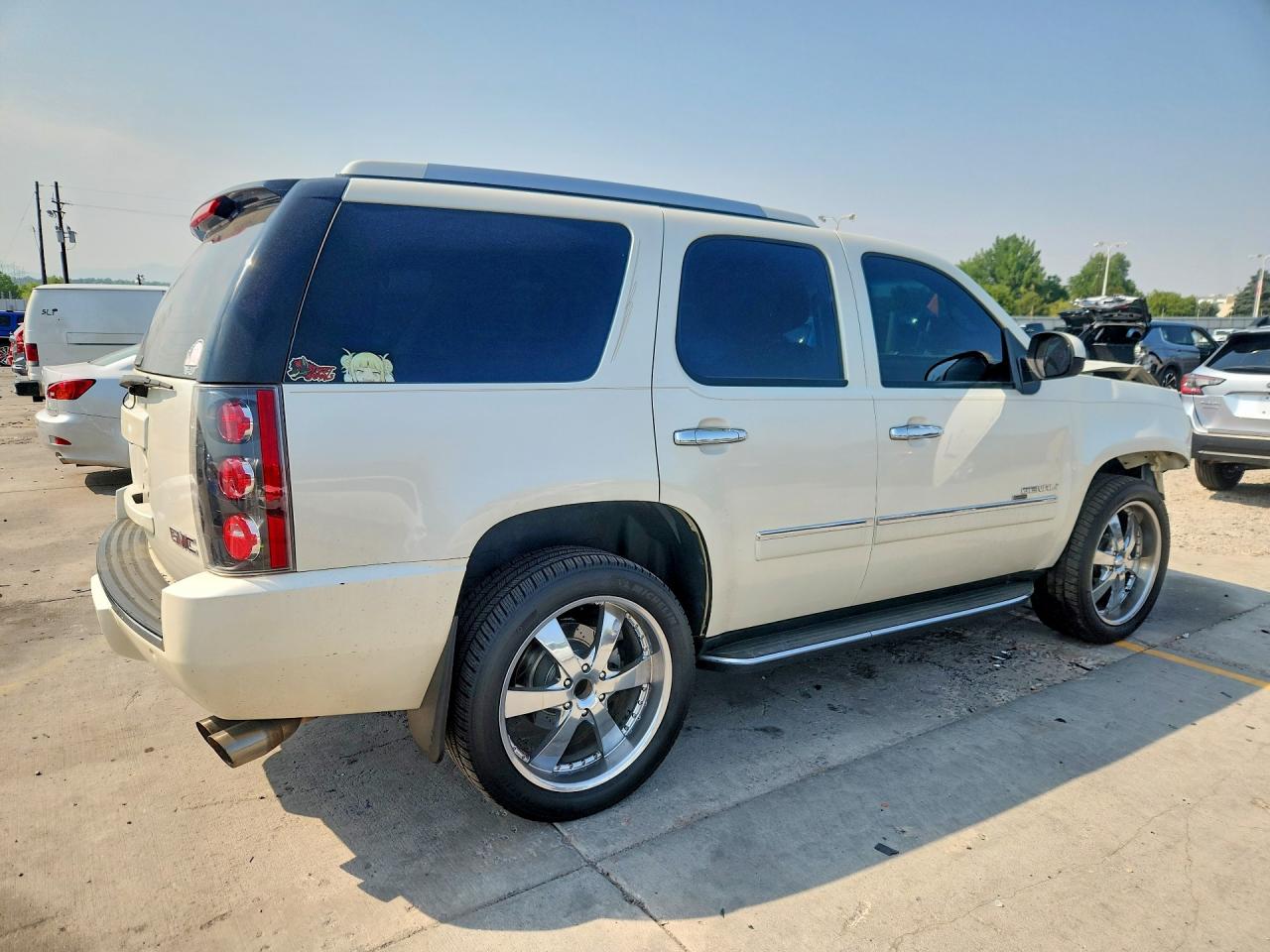 2011 Gmc Yukon Denali White vin: 1GKS2EEF9BR349996