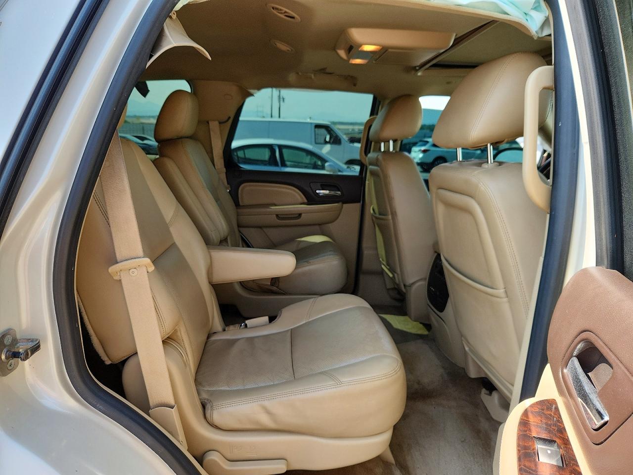 2011 Gmc Yukon Denali White vin: 1GKS2EEF9BR349996