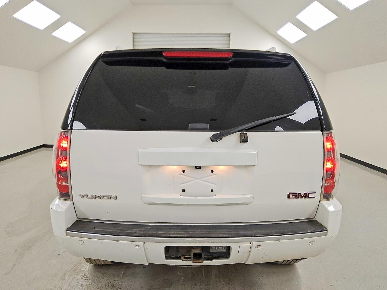 2013 Gmc Yukon Denali White vin: 1GKS2EEFXDR300955