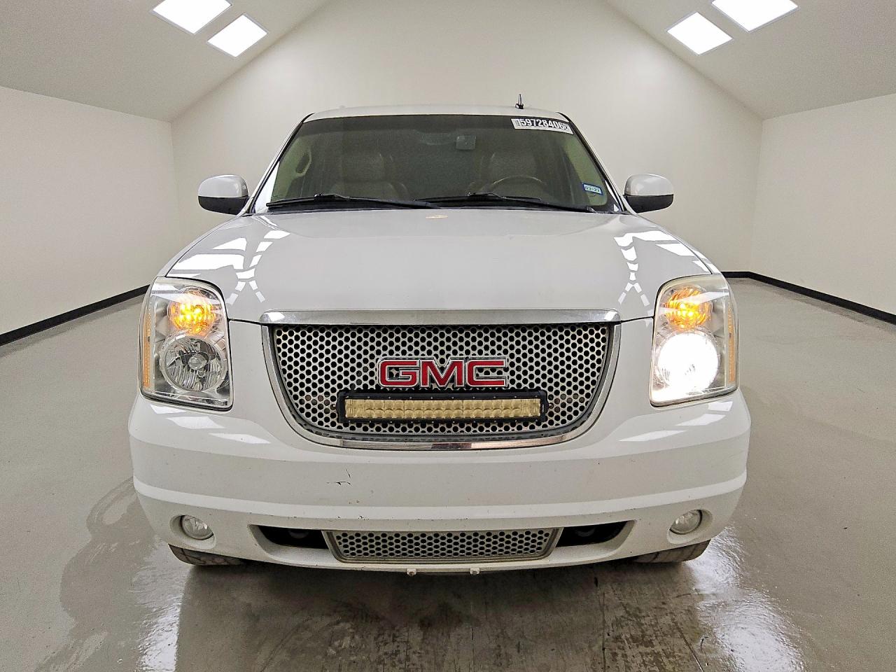 2013 Gmc Yukon Denali White vin: 1GKS2EEFXDR300955
