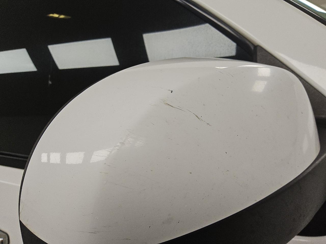 2013 Gmc Yukon Denali White vin: 1GKS2EEFXDR300955 Damage: Right Mirror, Chipped, 4