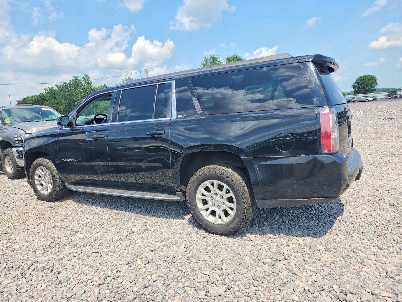 2016 Gmc Yukon Xl K1500 Sle Black vin: 1GKS2FKC3GR396660