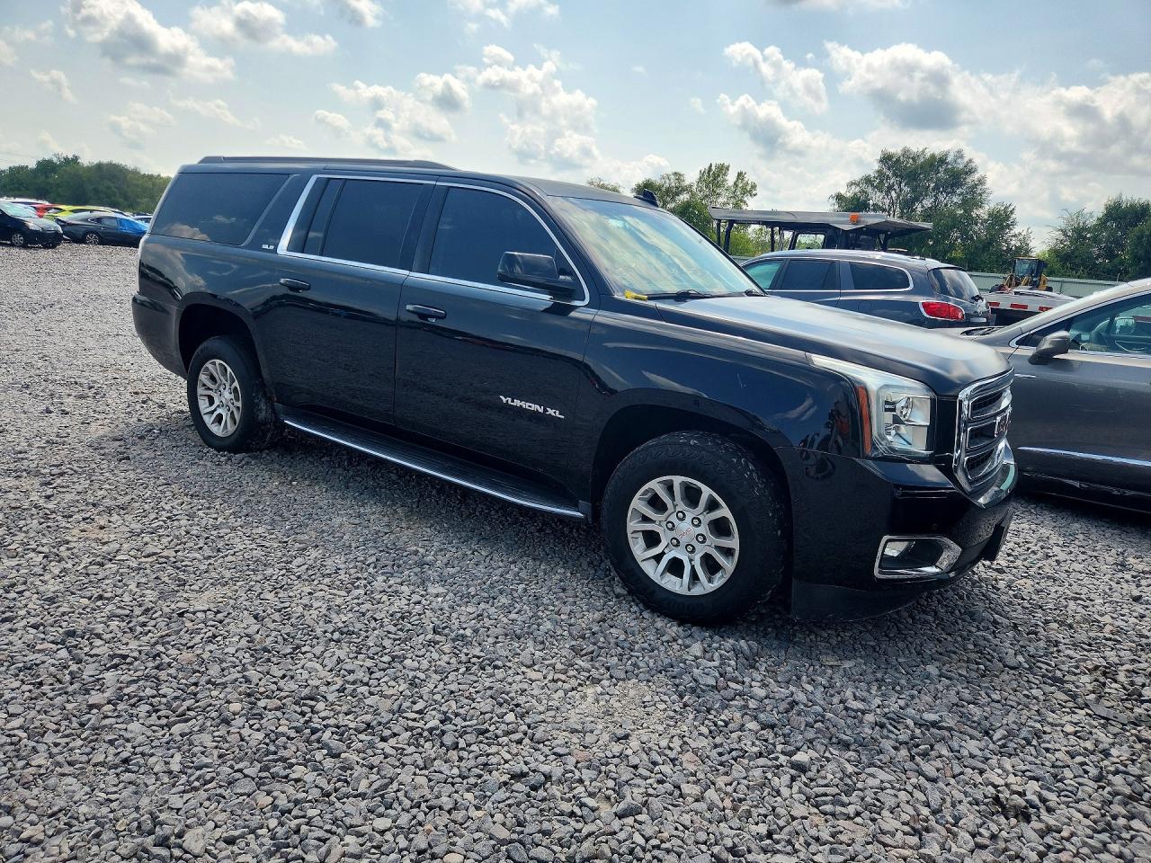 2016 Gmc Yukon Xl K1500 Sle Black vin: 1GKS2FKC3GR396660