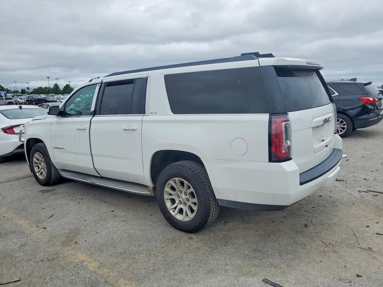 2015 Gmc Yukon Xl K1500 Sle White vin: 1GKS2GKC0FR630158