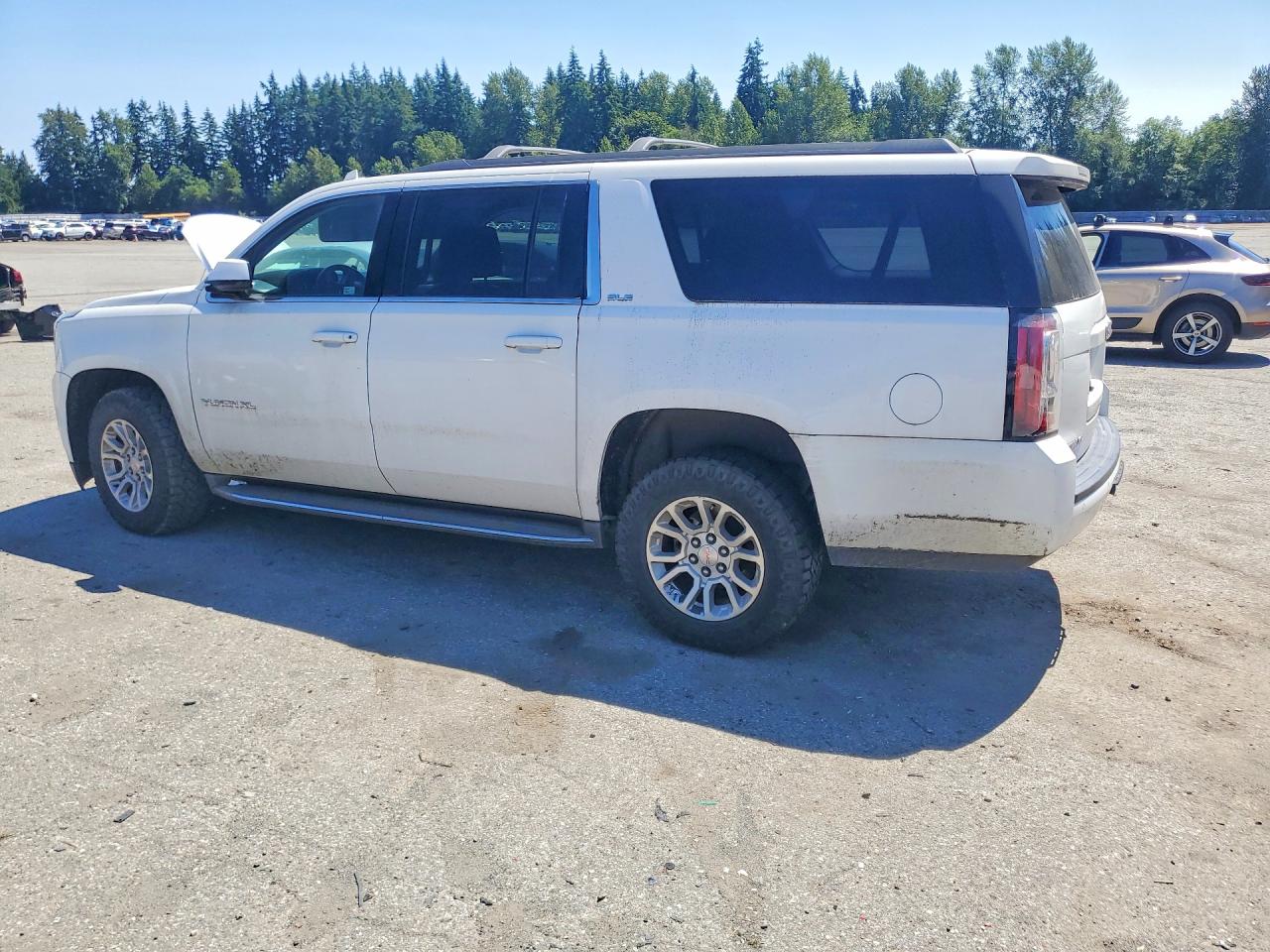 2015 Gmc Yukon Xl K1500 Sle Белый vin: 1GKS2GKC0FR651351
