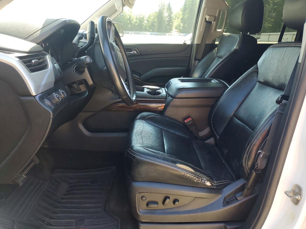 2015 Gmc Yukon Xl K1500 Sle Белый vin: 1GKS2GKC0FR651351