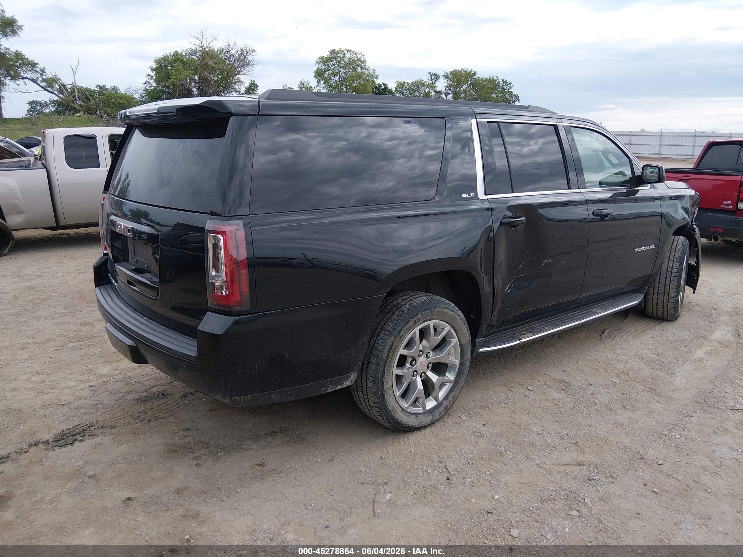2015 Gmc Yukon Xl 1500 Sle Black vin: 1GKS2GKC0FR696208