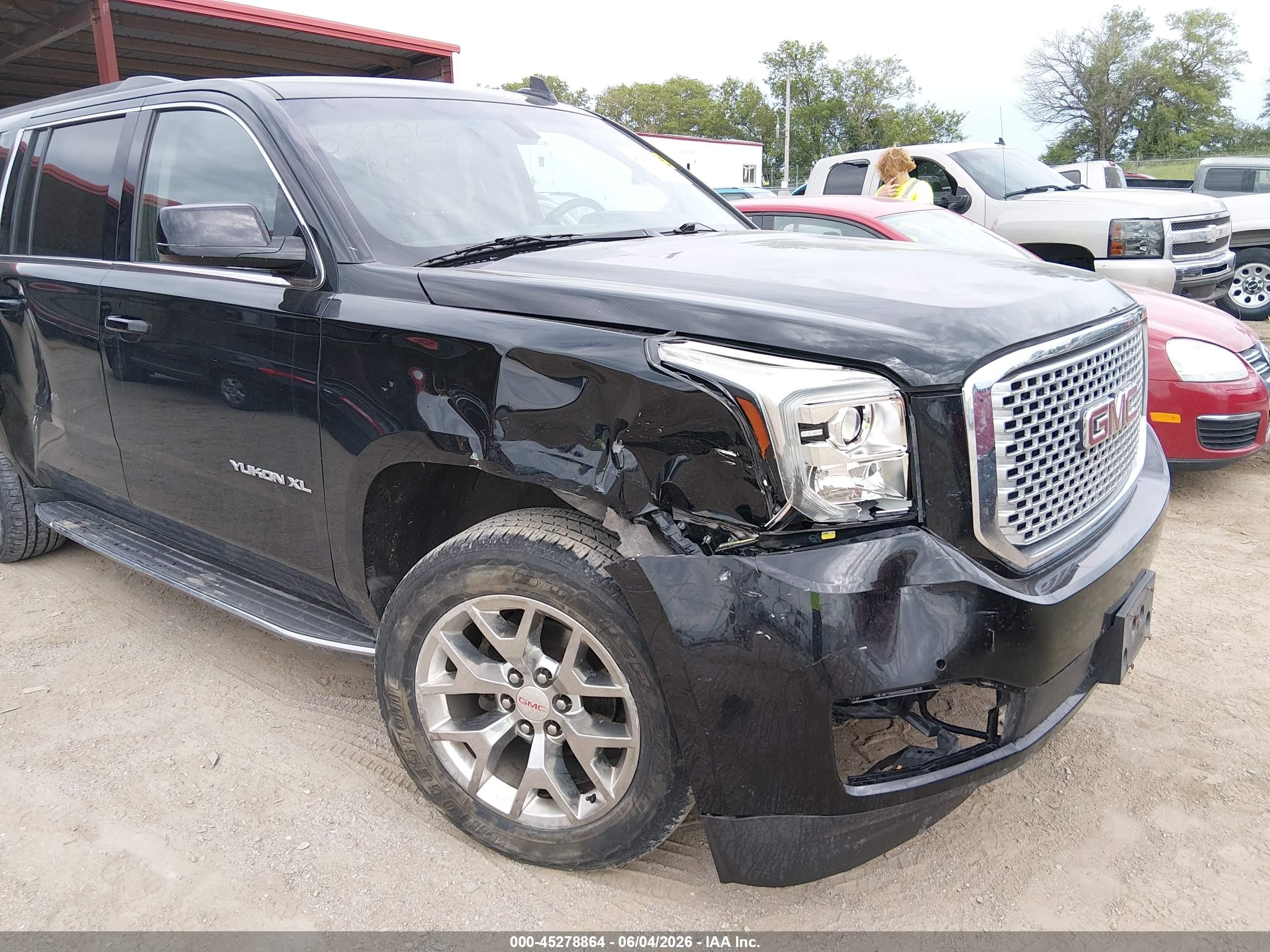 2015 Gmc Yukon Xl 1500 Sle Black vin: 1GKS2GKC0FR696208