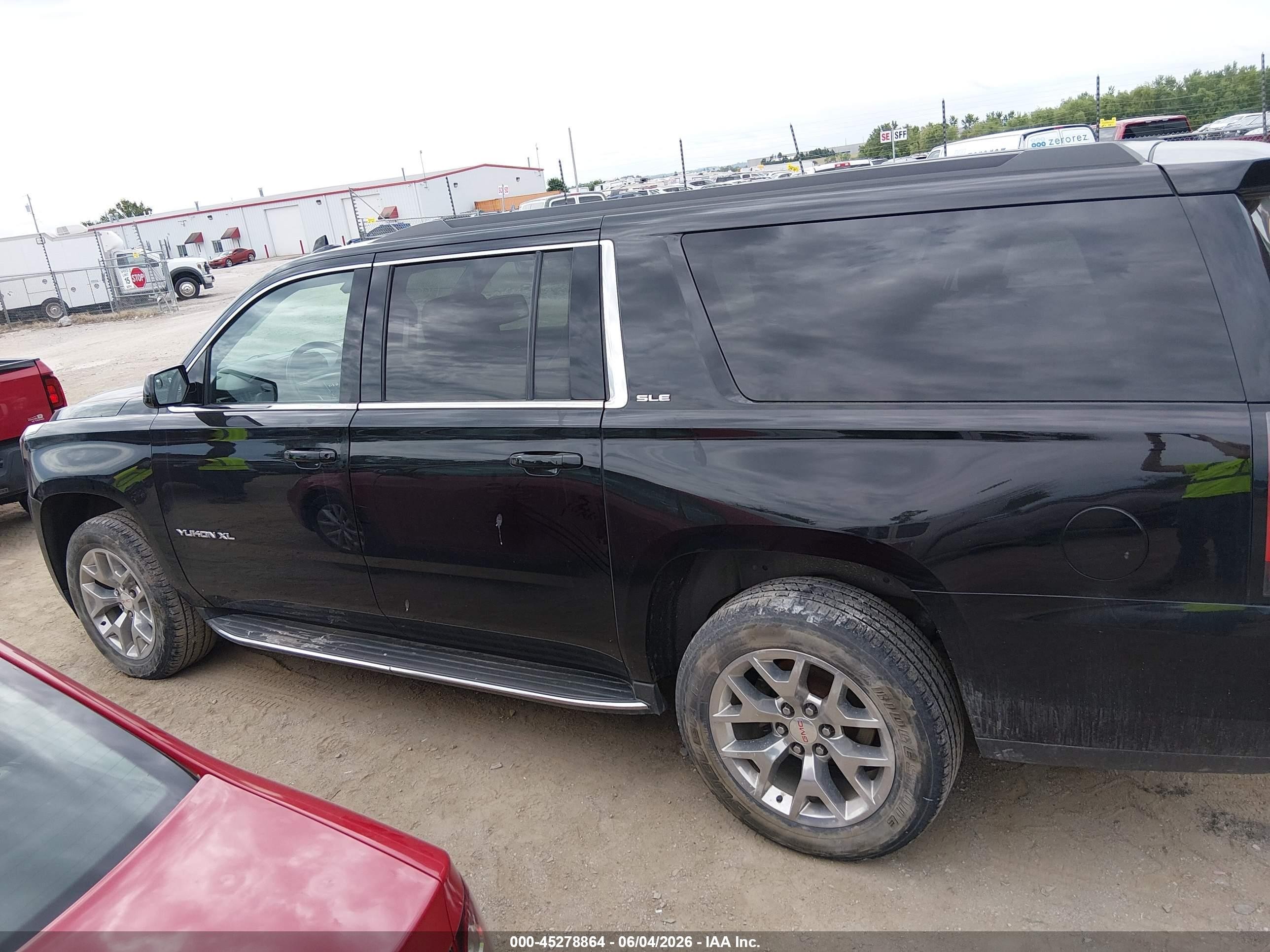 2015 Gmc Yukon Xl 1500 Sle Black vin: 1GKS2GKC0FR696208