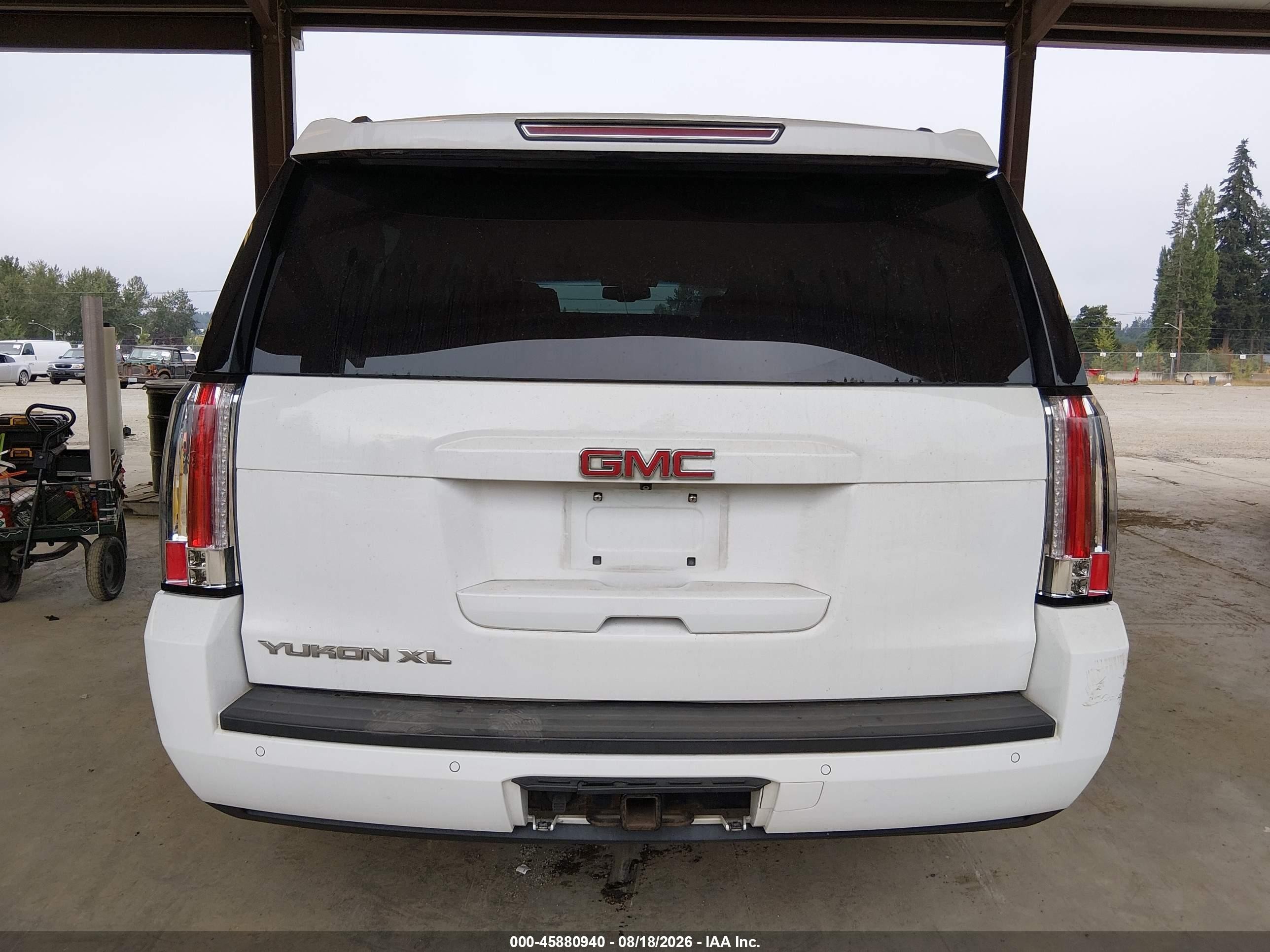 2015 Gmc Yukon Xl 1500 Sle White vin: 1GKS2GKC0FR718627