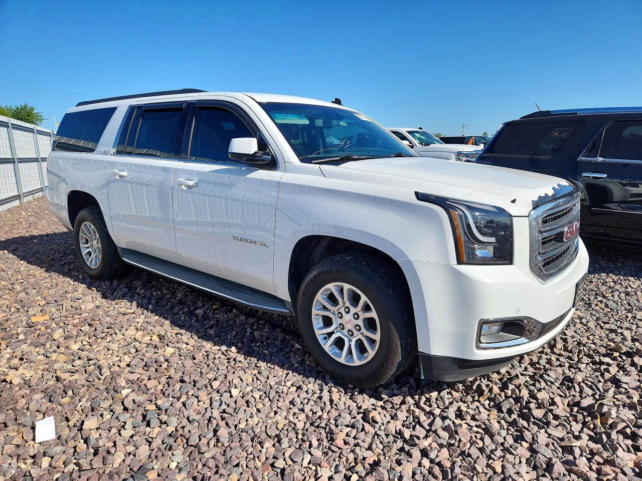 2015 Gmc Yukon Xl K1500 Sle Белый vin: 1GKS2GKC1FR125164