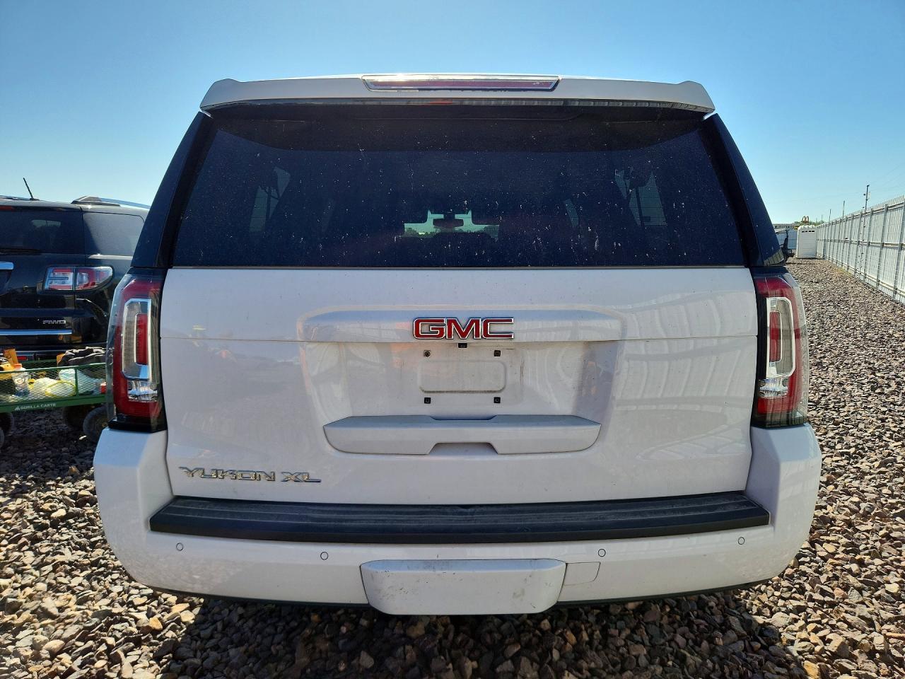 2015 Gmc Yukon Xl K1500 Sle Белый vin: 1GKS2GKC1FR125164
