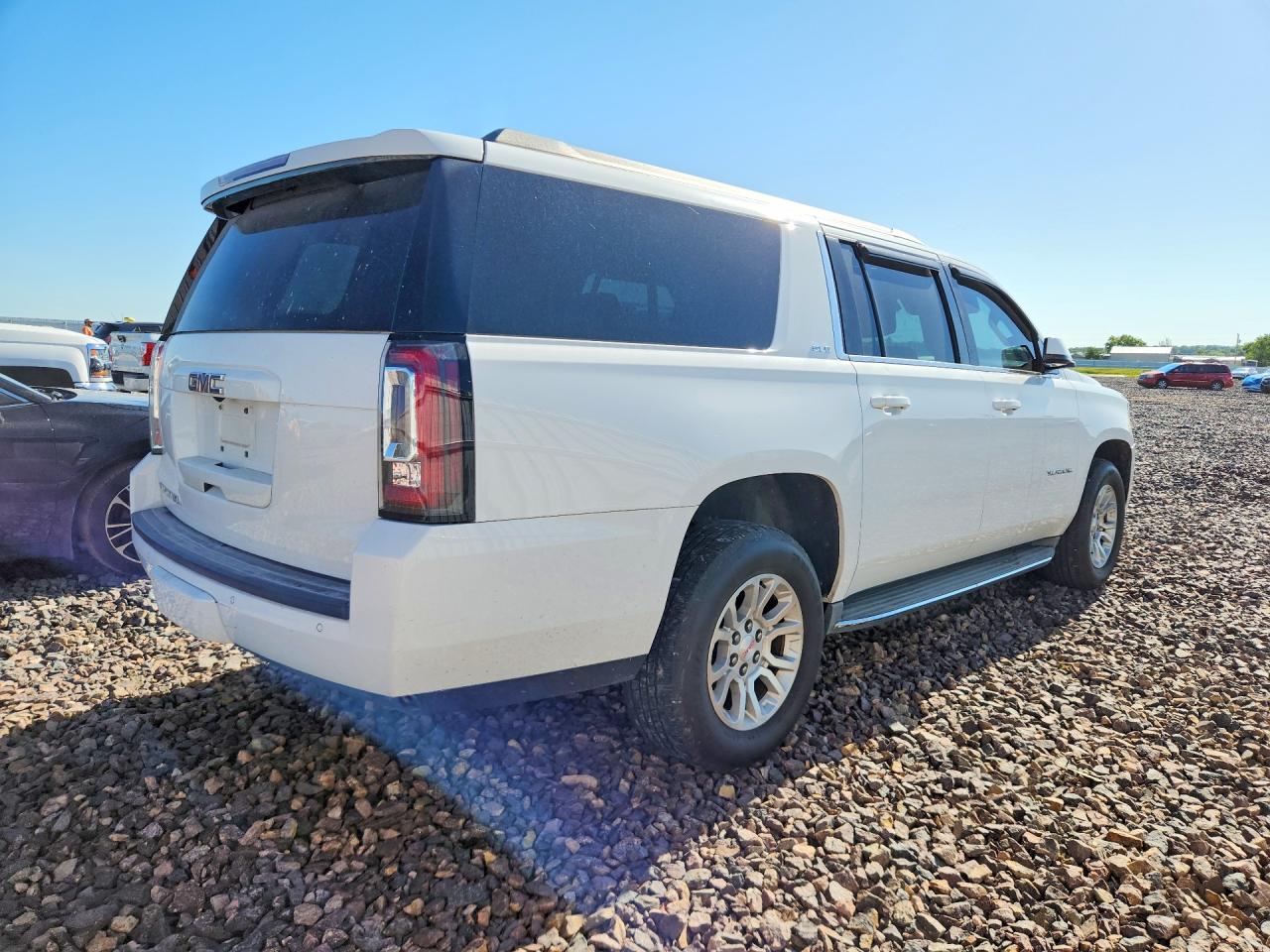 2015 Gmc Yukon Xl K1500 Sle Белый vin: 1GKS2GKC1FR125164