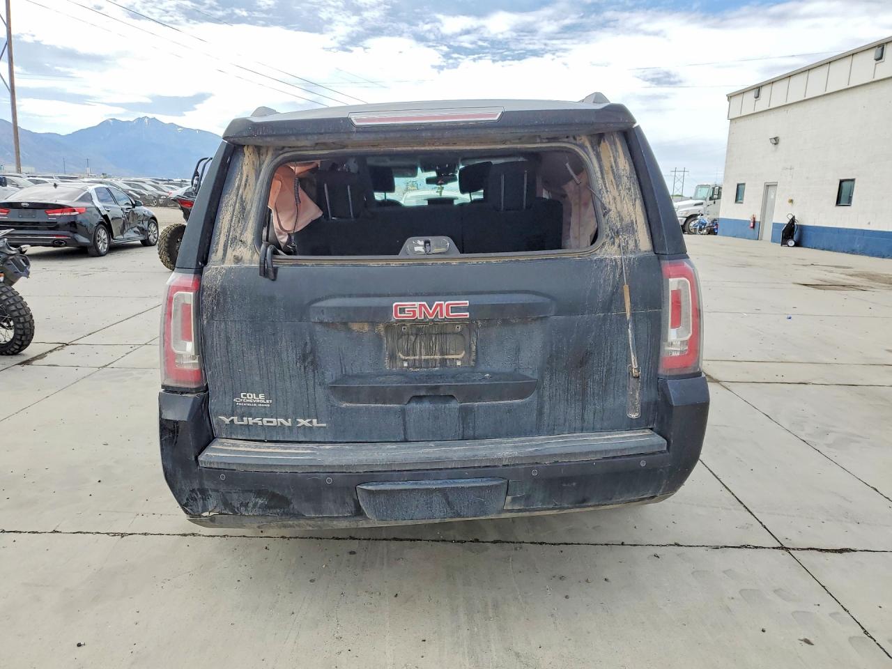 2015 Gmc Yukon Xl K1500 Sle Black vin: 1GKS2GKC1FR146029