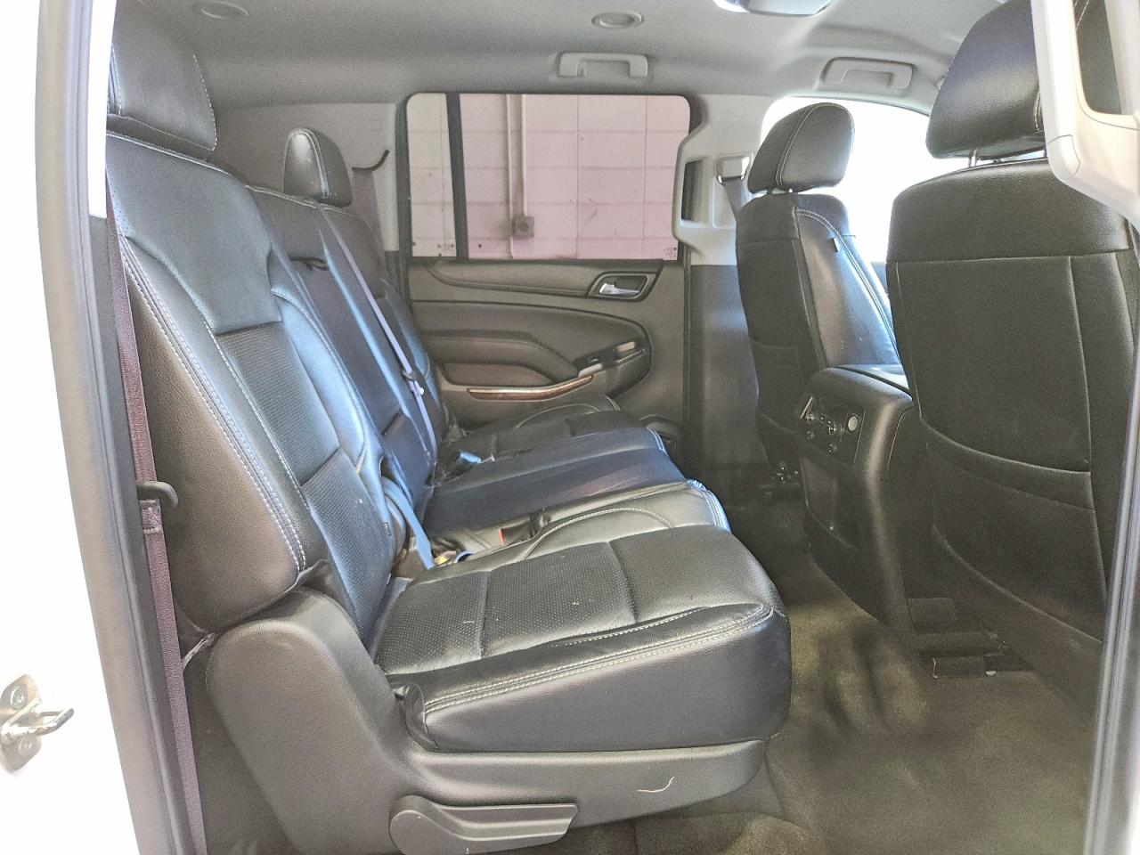 2015 Gmc Yukon Xl K1500 Sle White vin: 1GKS2GKC2FR636138