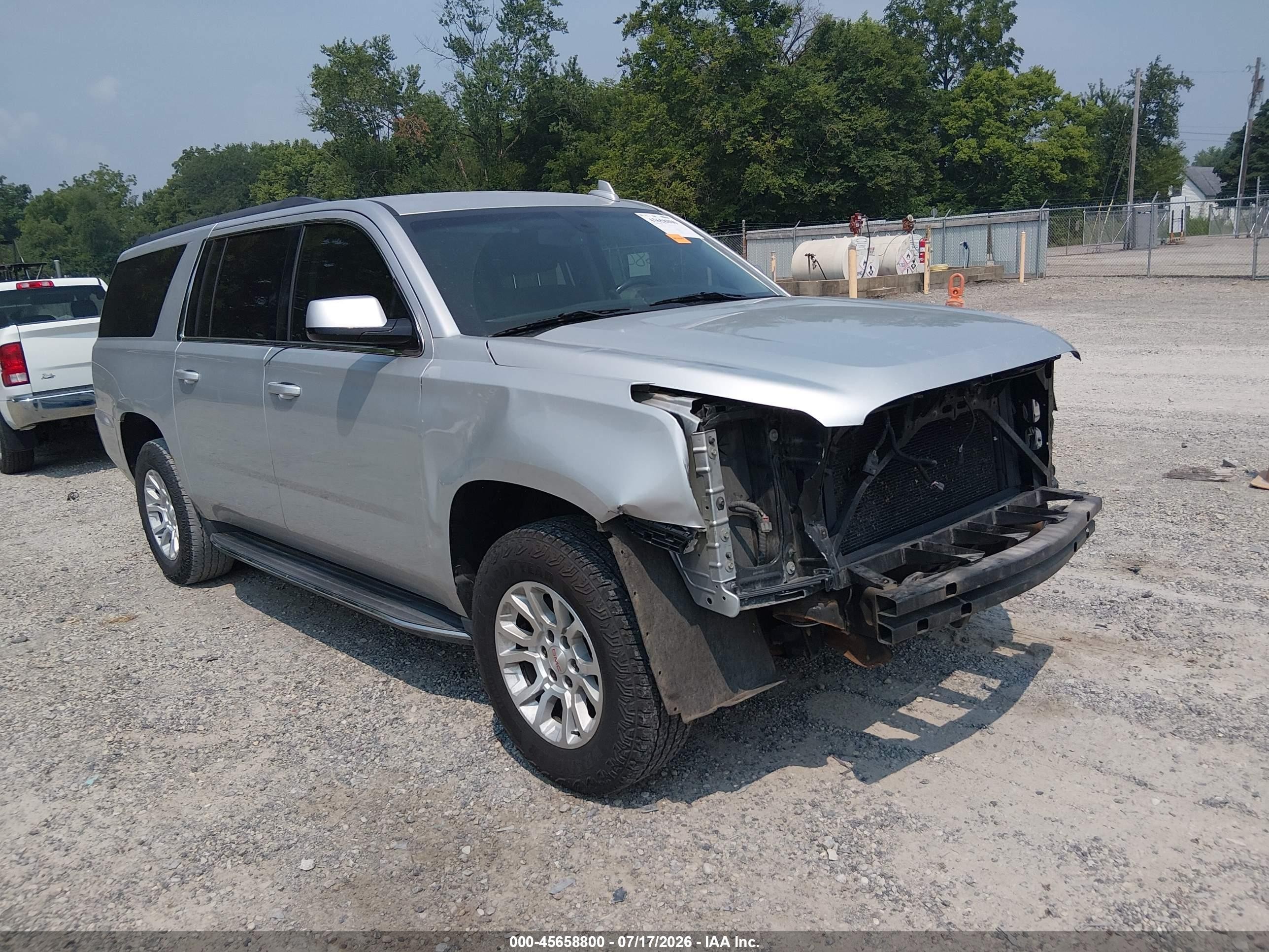 2015 Gmc Yukon Xl 1500 Sle Silver vin: 1GKS2GKC2FR684092