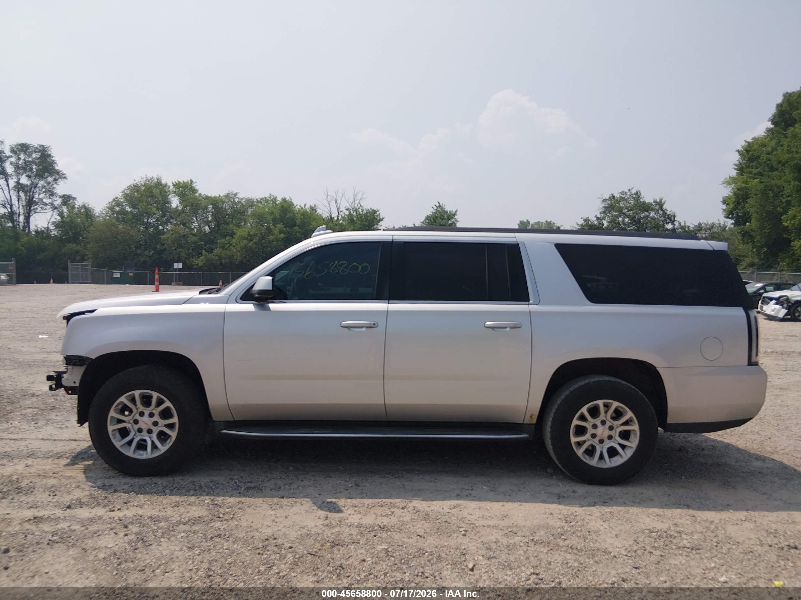 2015 Gmc Yukon Xl 1500 Sle Silver vin: 1GKS2GKC2FR684092