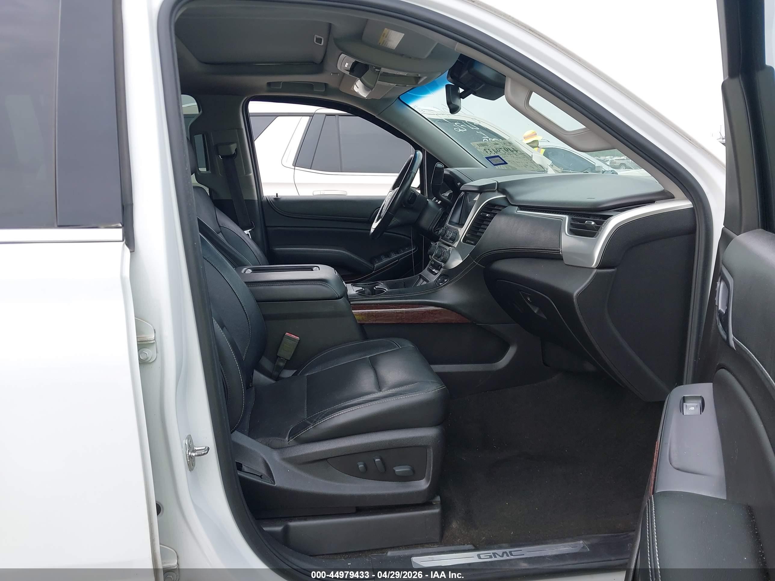 2018 Gmc Yukon Xl Slt White vin: 1GKS2GKC3JR171362