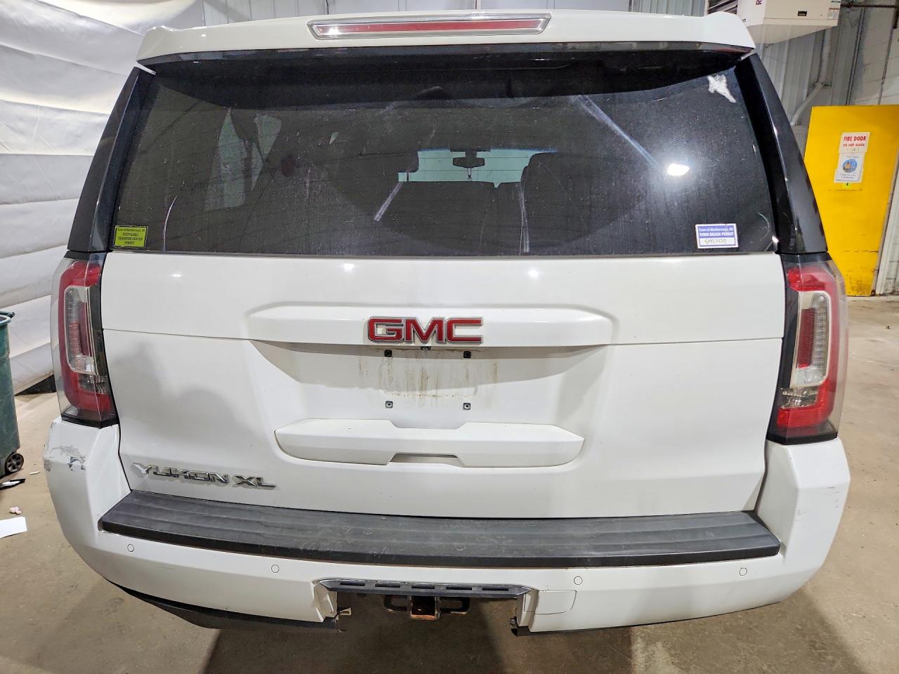 2015 Gmc Yukon Xl K1500 Sle White vin: 1GKS2GKC4FR127765