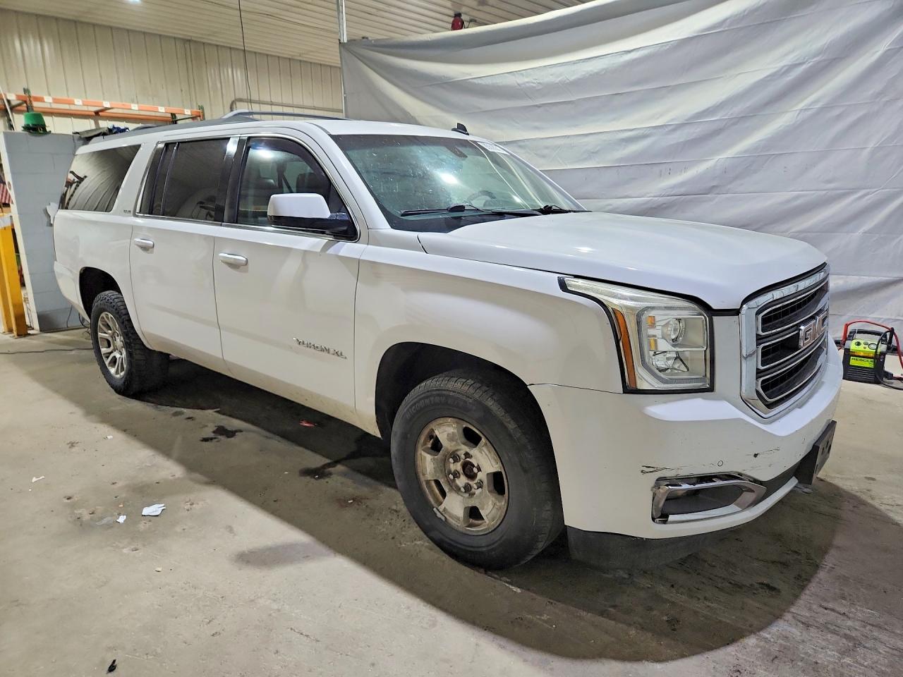 2015 Gmc Yukon Xl K1500 Sle White vin: 1GKS2GKC4FR127765