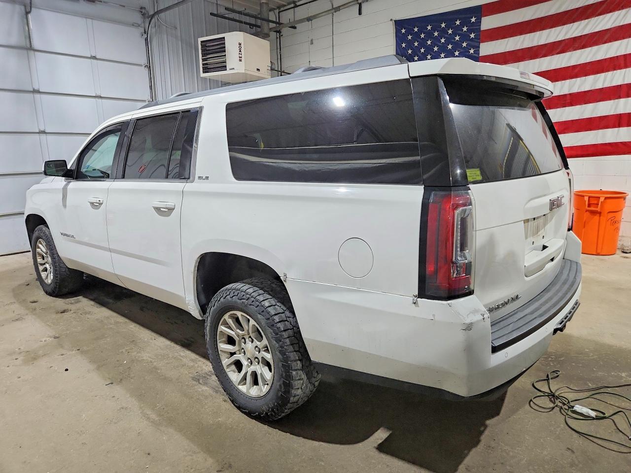 2015 Gmc Yukon Xl K1500 Sle White vin: 1GKS2GKC4FR127765
