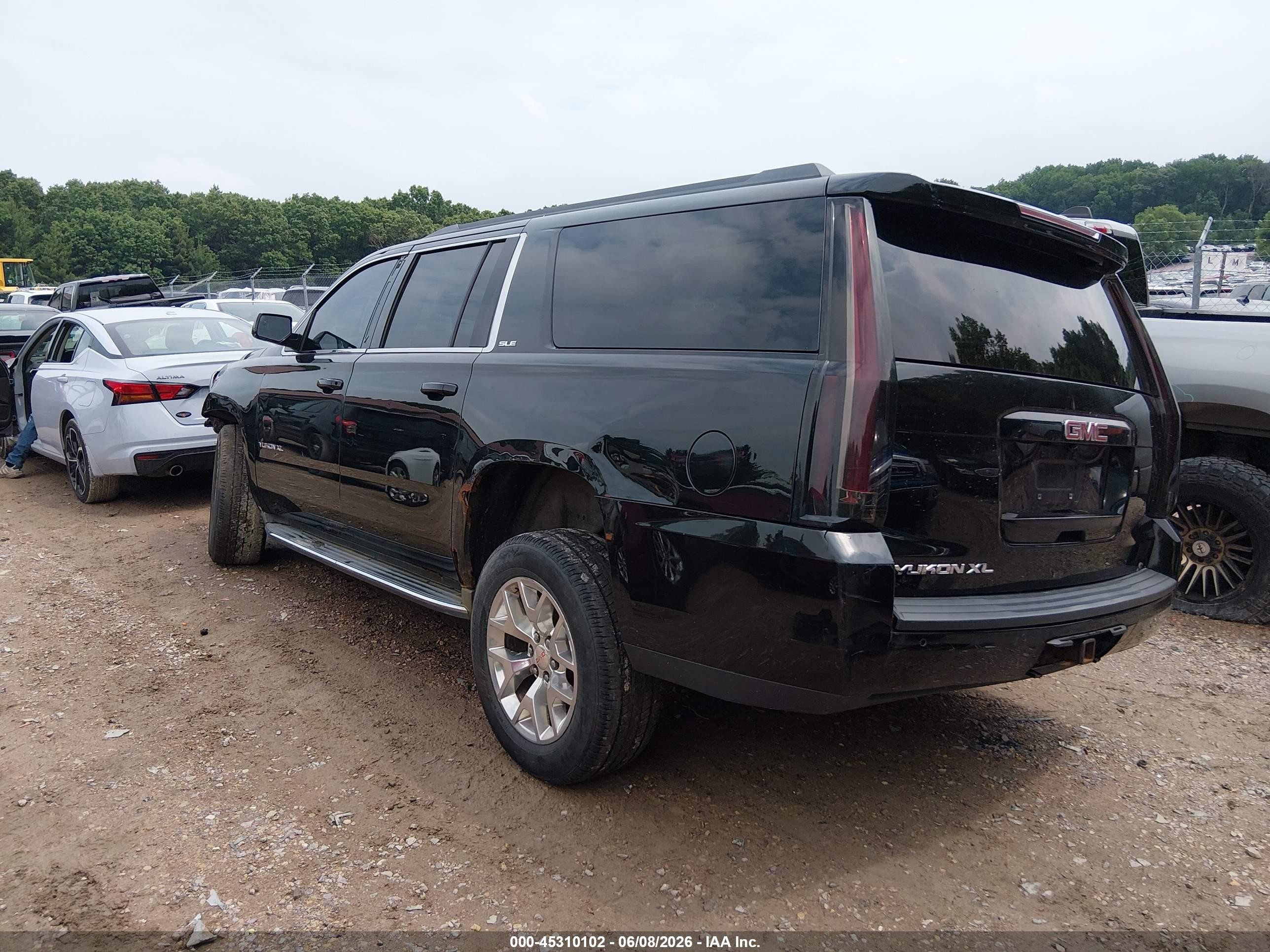 2015 Gmc Yukon Xl 1500 Sle Black vin: 1GKS2GKC4FR154996