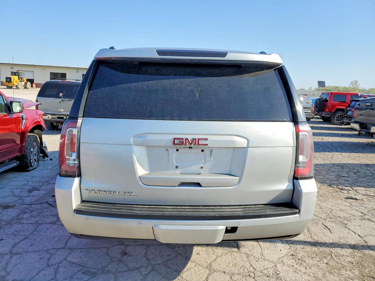 2015 Gmc Yukon Xl K1500 Sle Silver vin: 1GKS2GKC4FR254659
