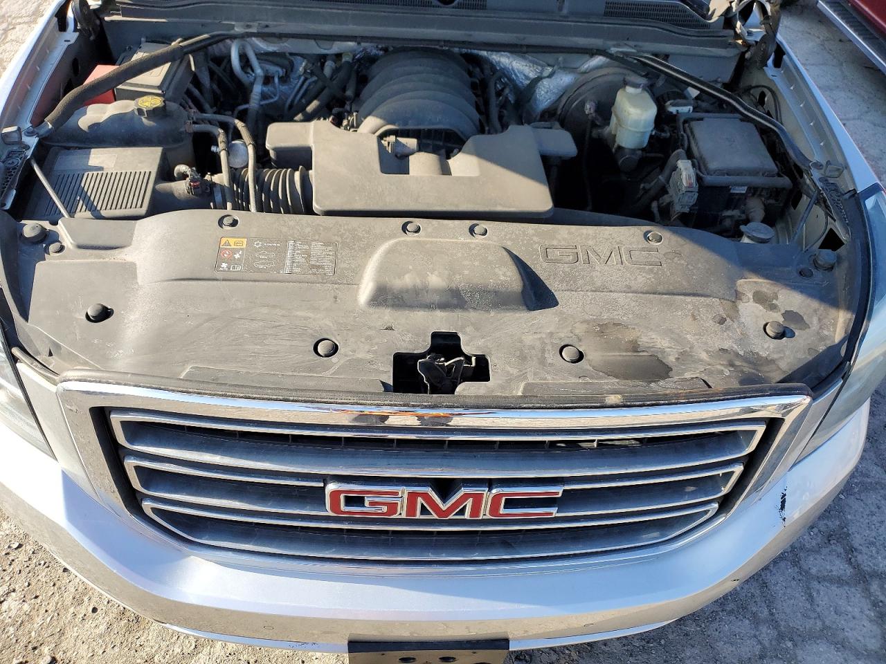 2015 Gmc Yukon Xl K1500 Sle Silver vin: 1GKS2GKC4FR254659